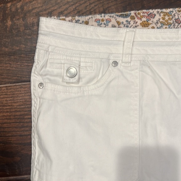 NWT Dakota Blue White Cotton Stretch Midrise Shorts - Picture 2 of 8